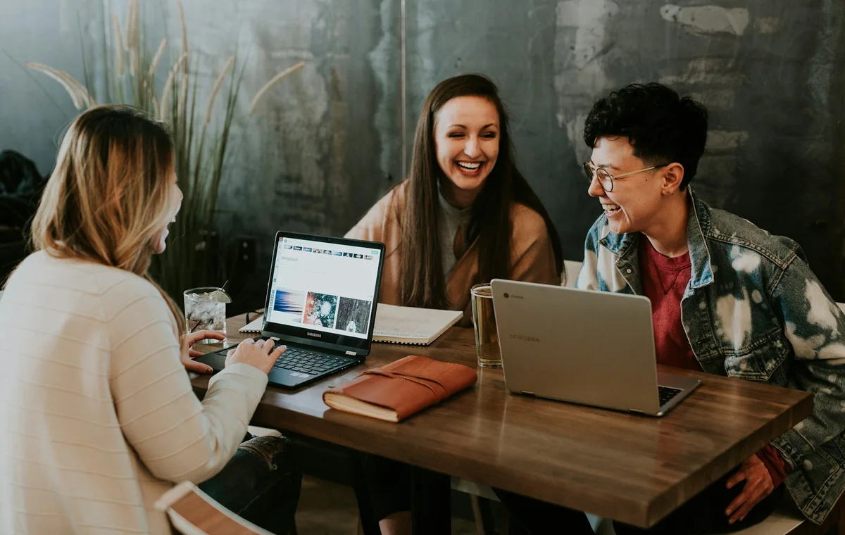 Formations pratiques, Bac, IA et compétences tech